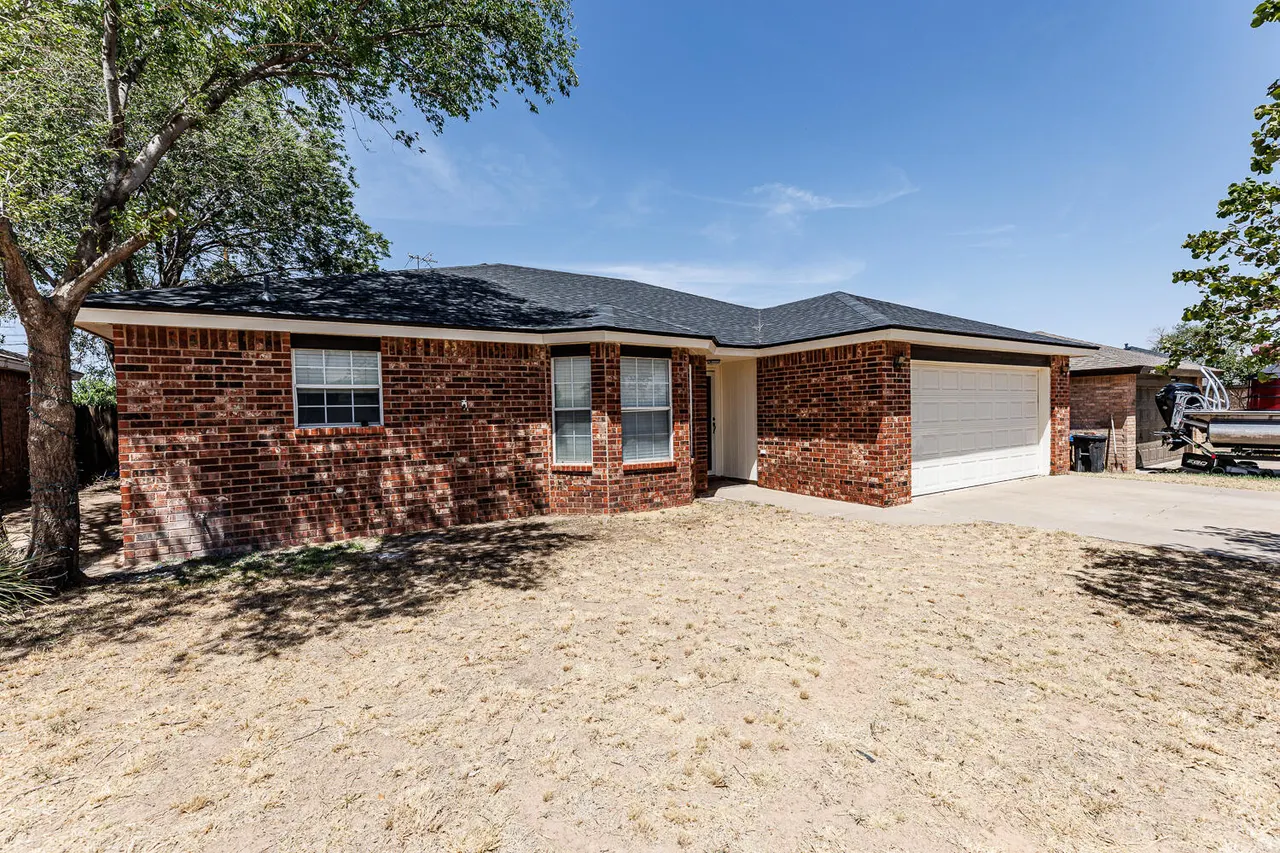 Photo 4 — 6412 32nd Street, Lubbock, TX 79407