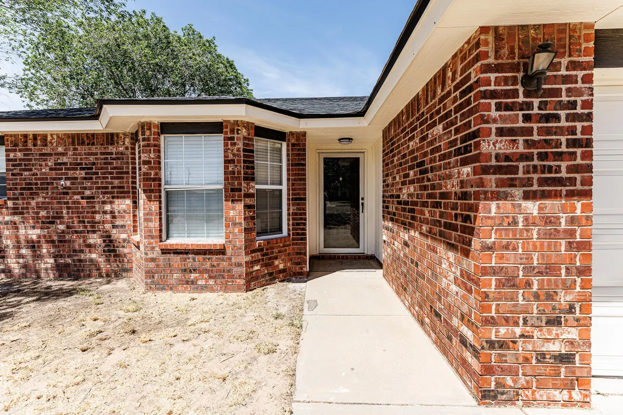 Photo 5 — 6412 32nd Street, Lubbock, TX 79407
