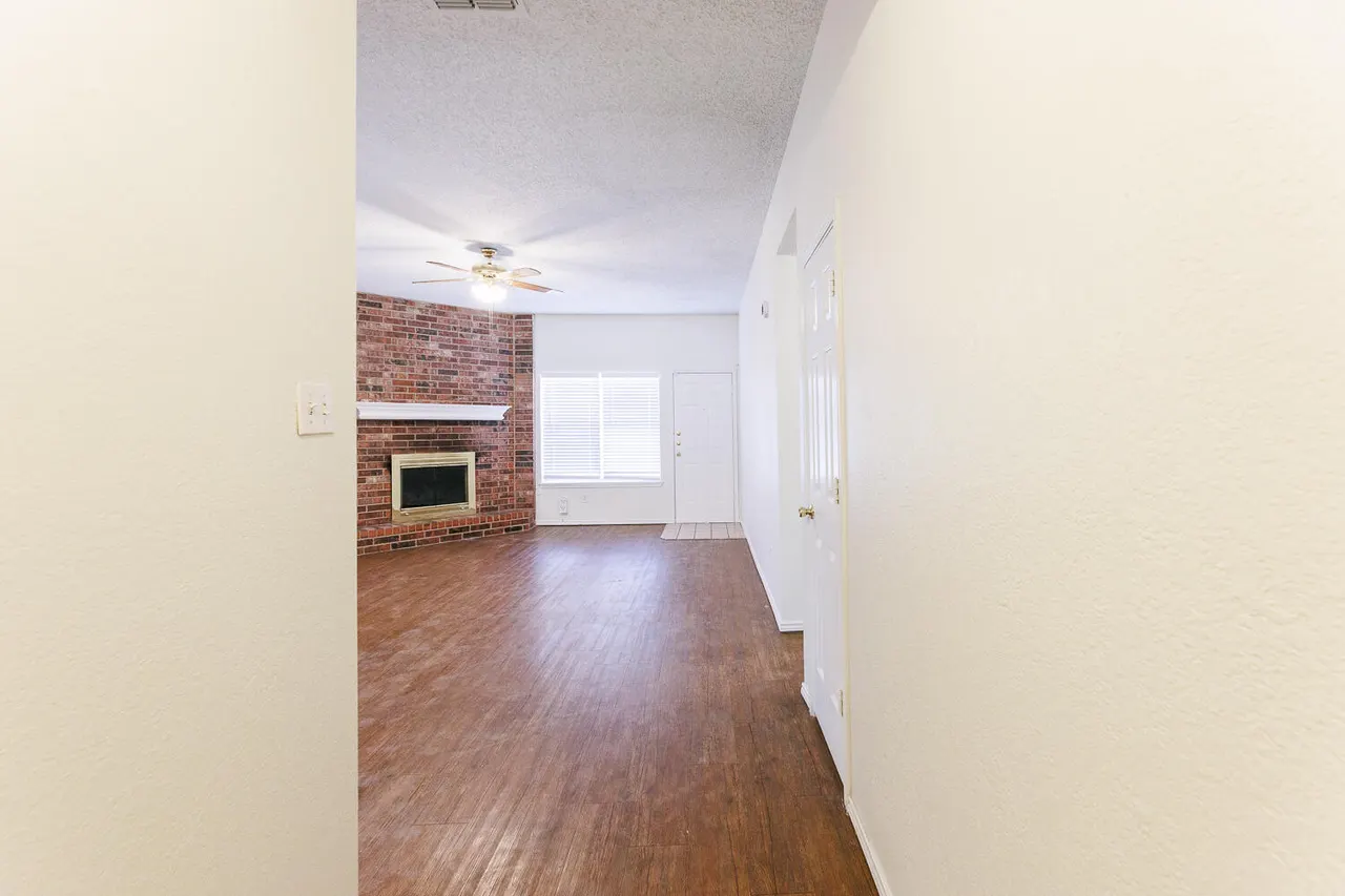 Photo 7 — 6412 32nd Street, Lubbock, TX 79407