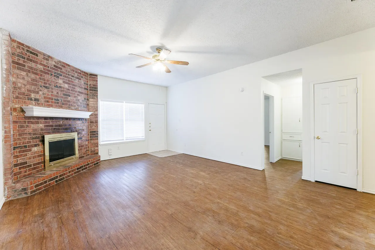 Photo 12 — 6412 32nd Street, Lubbock, TX 79407