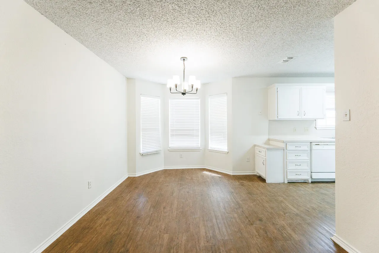Photo 13 — 6412 32nd Street, Lubbock, TX 79407