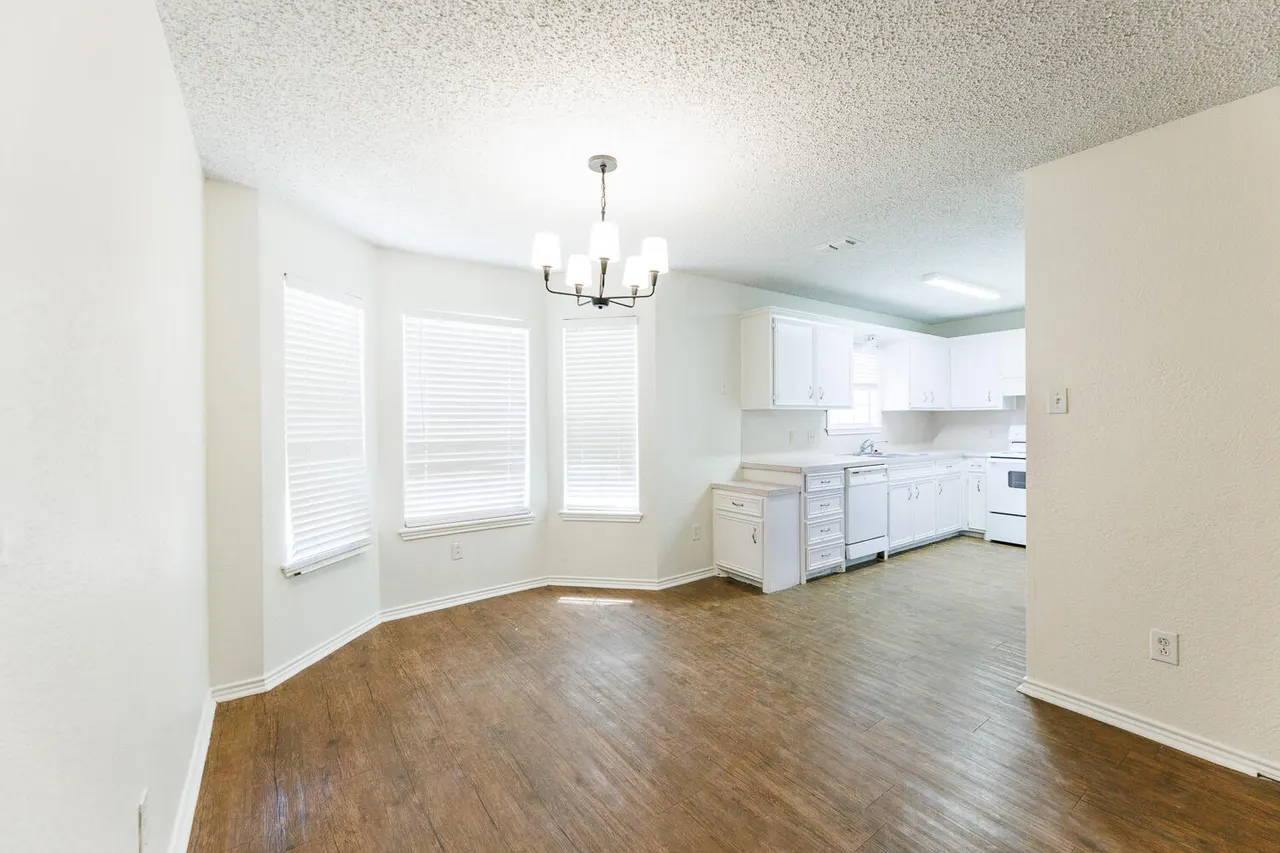 Photo 14 — 6412 32nd Street, Lubbock, TX 79407