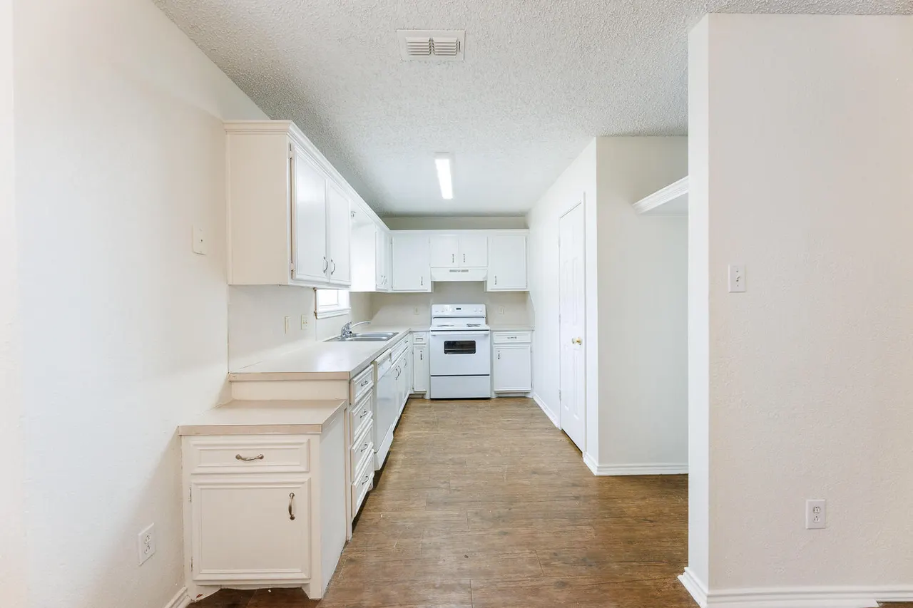 Photo 16 — 6412 32nd Street, Lubbock, TX 79407