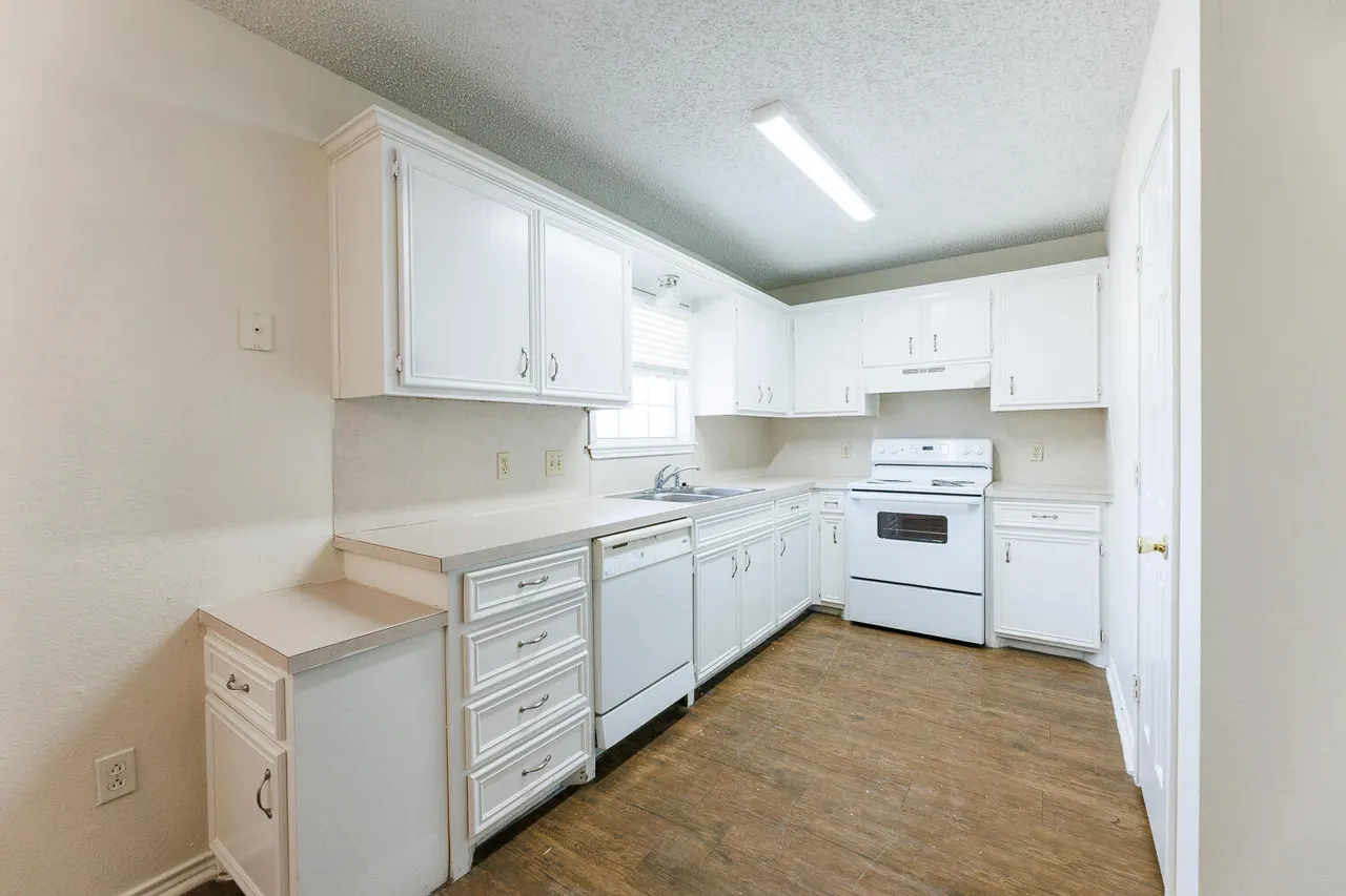 Photo 17 — 6412 32nd Street, Lubbock, TX 79407