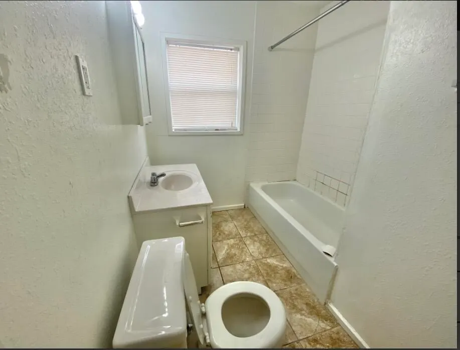 Photo 6 — 2114 27th Street, Lubbock, TX 79411