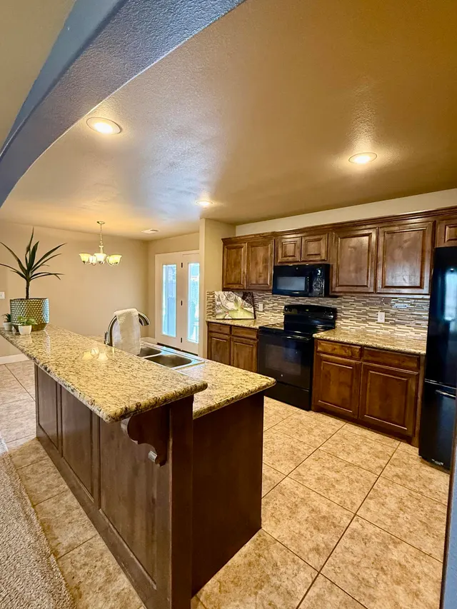 Photo 8 — 5108 Jarvis Street, Lubbock, TX 79416
