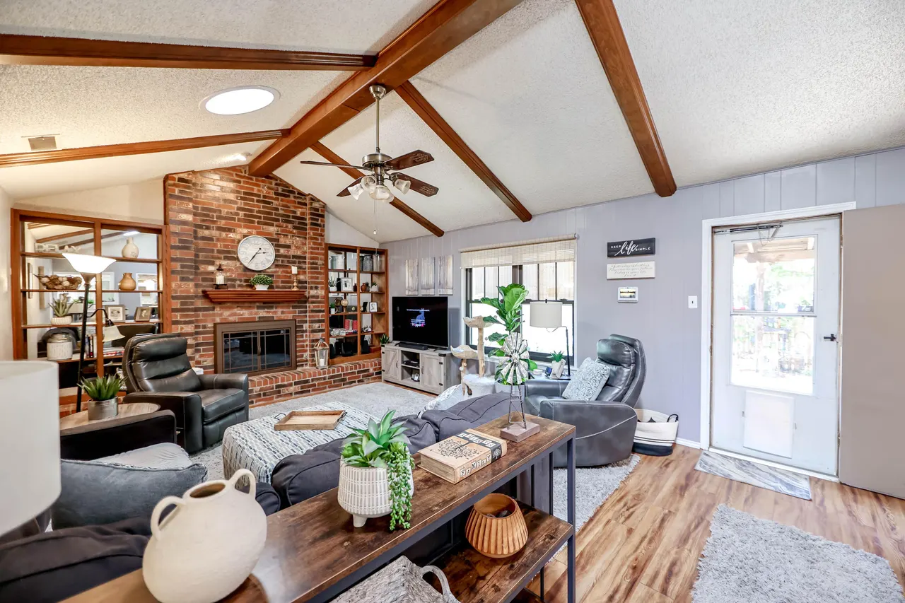 Photo 4 — 3404 Essex Avenue, Lubbock, TX 79407