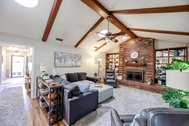 Photo 6 — 3404 Essex Avenue, Lubbock, TX 79407