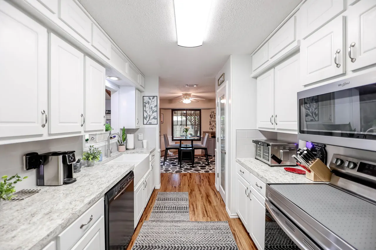 Photo 11 — 3404 Essex Avenue, Lubbock, TX 79407