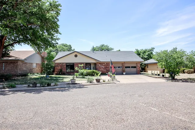 Photo 2 — 3404 Essex Avenue, Lubbock, TX 79407
