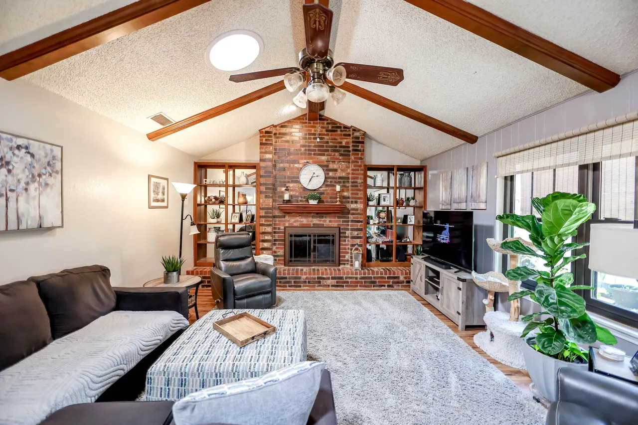 Photo 5 — 3404 Essex Avenue, Lubbock, TX 79407