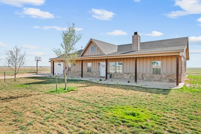 Front exterior — 12301 County Road 3500, Slaton, TX 79364