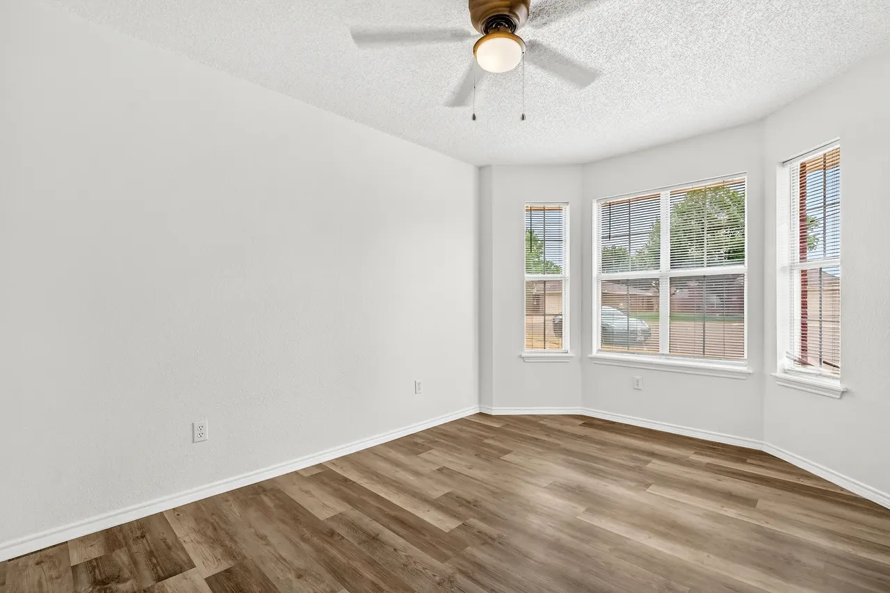 Photo 9 — 6346 9th Street, Lubbock, TX 79416