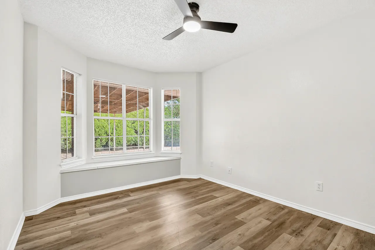 Photo 11 — 6346 9th Street, Lubbock, TX 79416