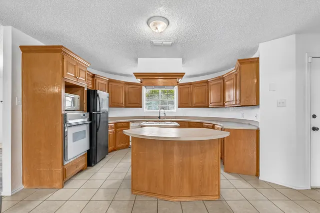 Photo 7 — 6346 9th Street, Lubbock, TX 79416