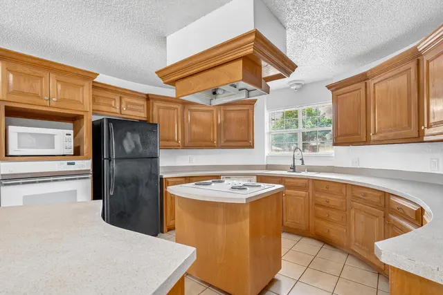 Photo 8 — 6346 9th Street, Lubbock, TX 79416
