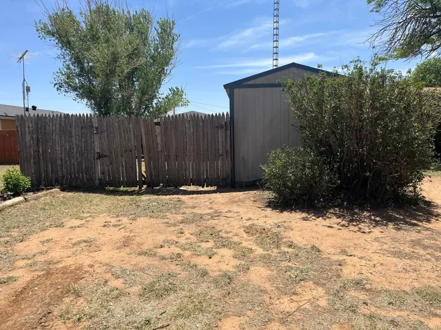 Photo 4 — 307 5th Street, Olton, TX 79064