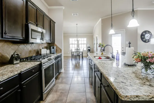 Photo 8 — 6502 71st Street, Lubbock, TX 79424