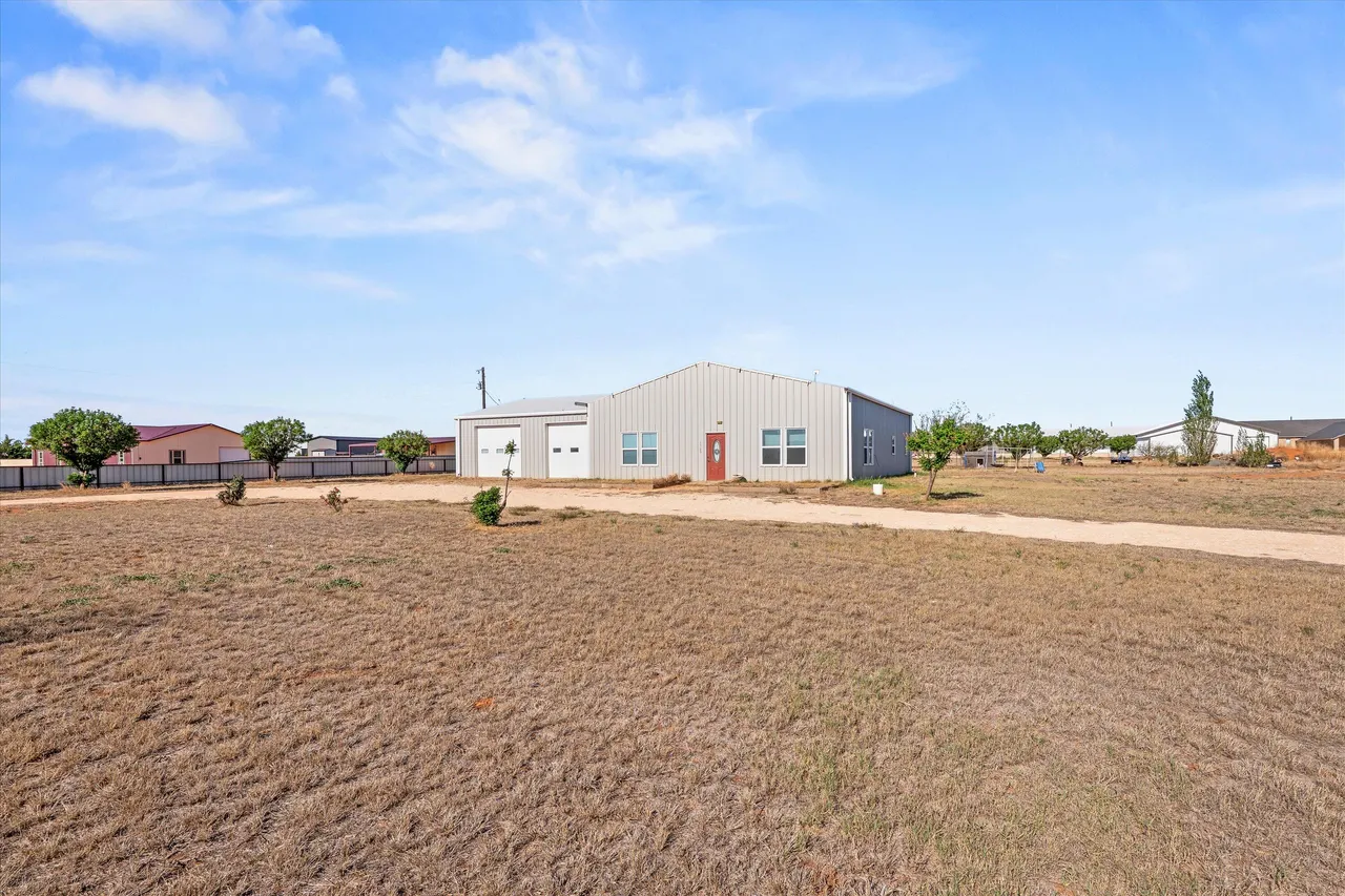 Photo 3 — 1523 County Road 533, Brownfield, TX 79316