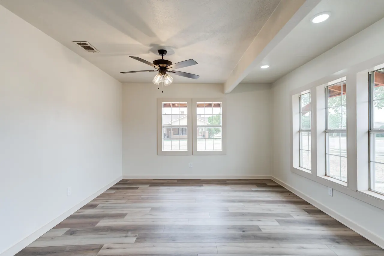 Photo 11 — 315 W Garza Street, Slaton, TX 79364