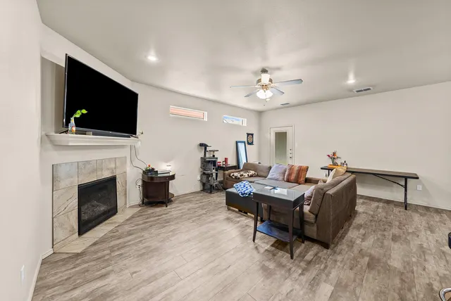 Photo 3 — 2128 10th Street, Lubbock, TX 79401