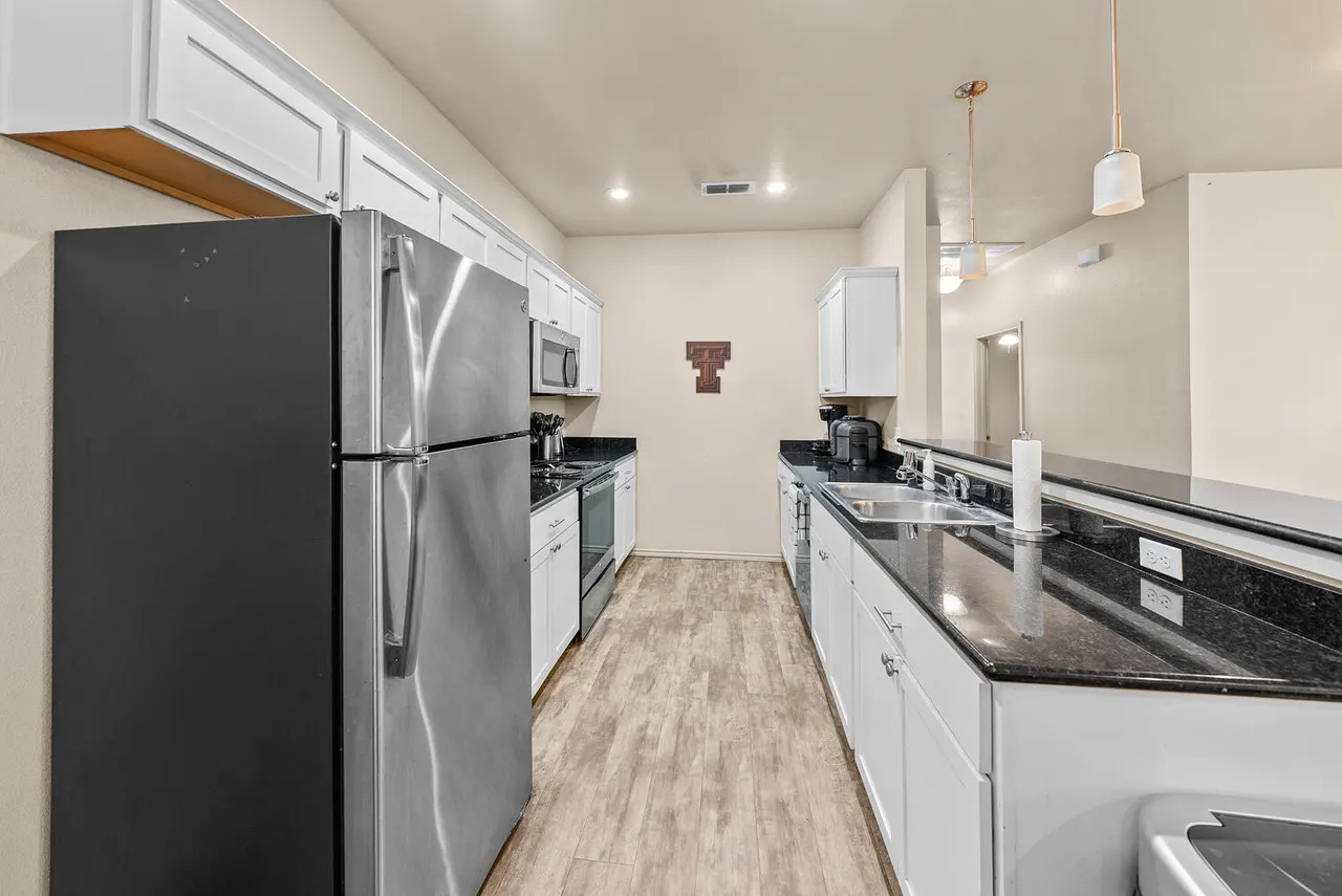 Photo 6 — 2128 10th Street, Lubbock, TX 79401