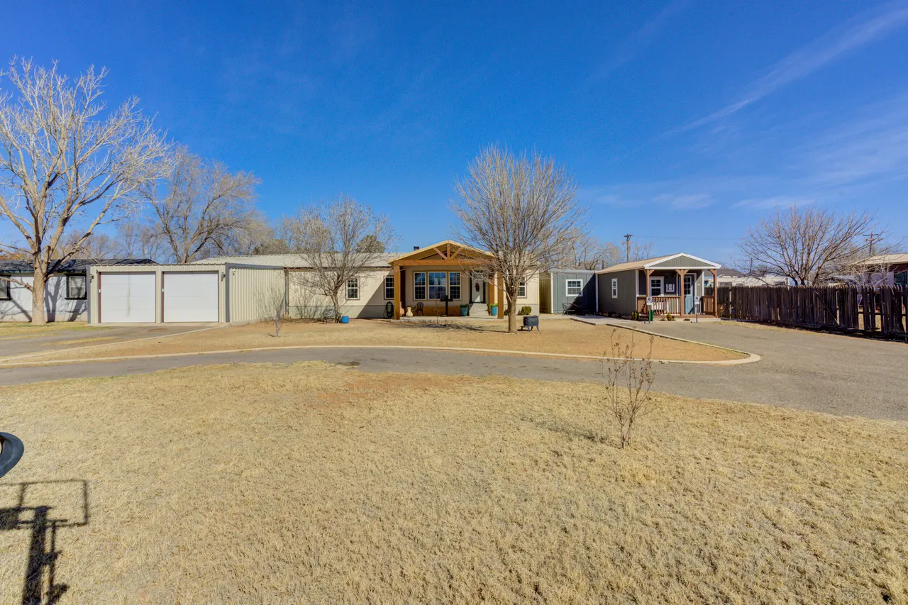 Photo 5 — 1822 S 3rd Street, Tahoka, TX 79373