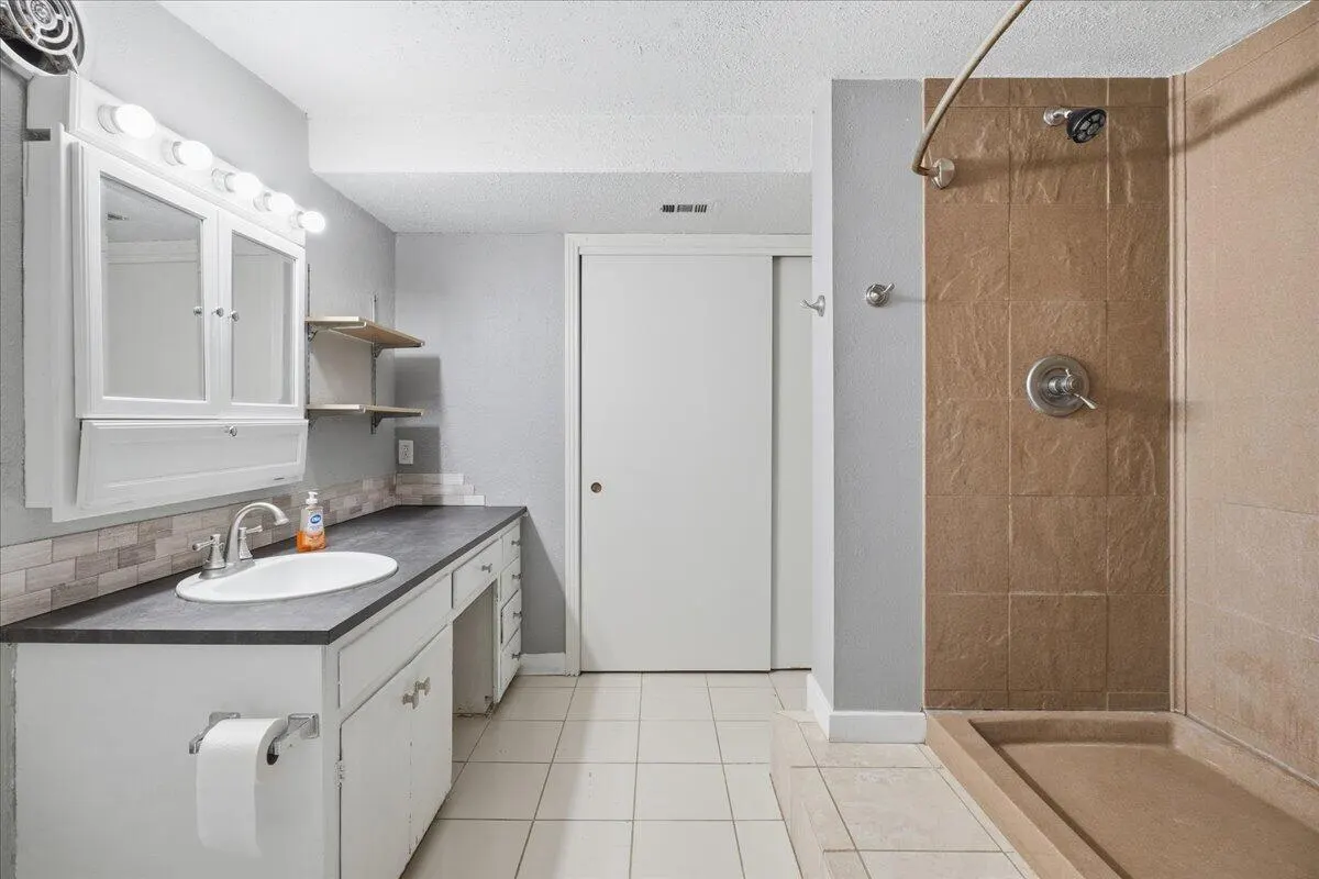 Photo 10 — 2507 37th Street, Lubbock, TX 79413