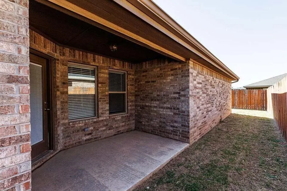 Photo 9 — 9804 Avenue V, Lubbock, TX 79423