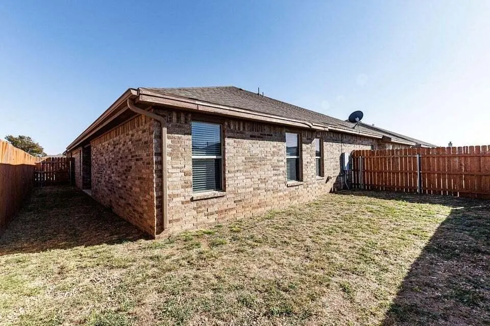 Photo 10 — 9804 Avenue V, Lubbock, TX 79423
