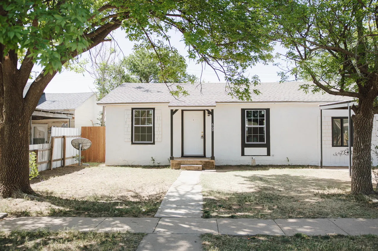 Photo 2 — 600 E 15th Street, Littlefield, TX 79339