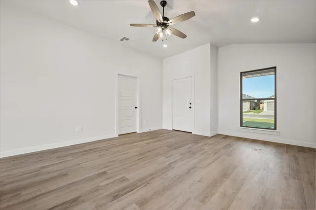 Photo 6 — 2406 Helena Avenue, Lubbock, TX 79407