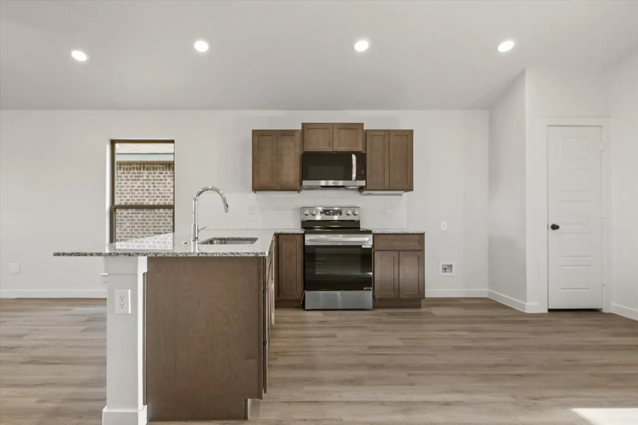 Photo 12 — 2406 Helena Avenue, Lubbock, TX 79407