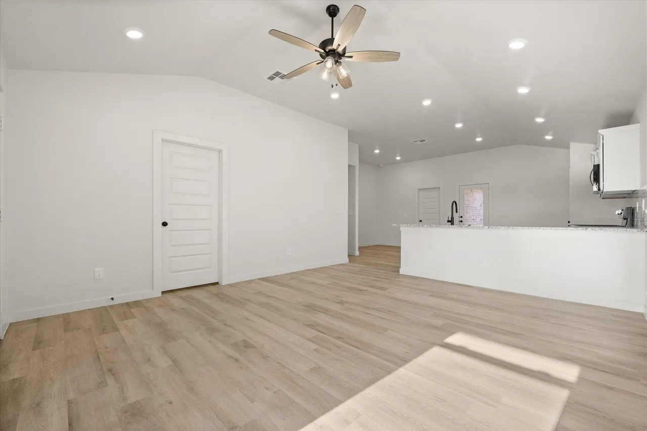 Photo 6 — 6311 Venita Avenue, Lubbock, TX 79407