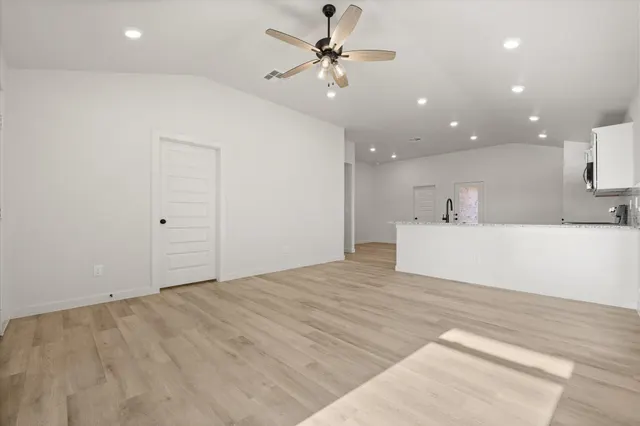 Photo 6 — 6311 Venita Avenue, Lubbock, TX 79407