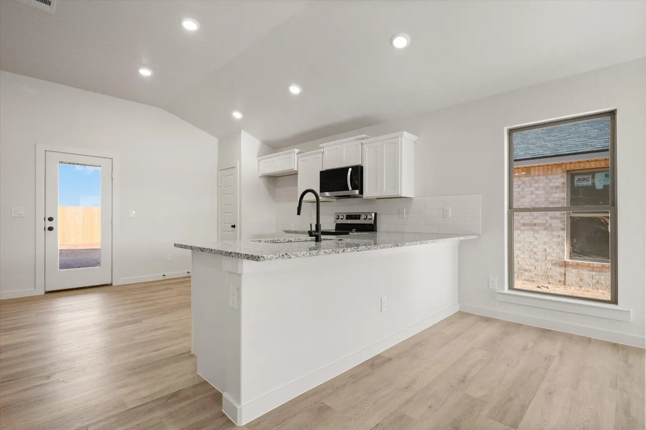 Photo 12 — 6311 Venita Avenue, Lubbock, TX 79407