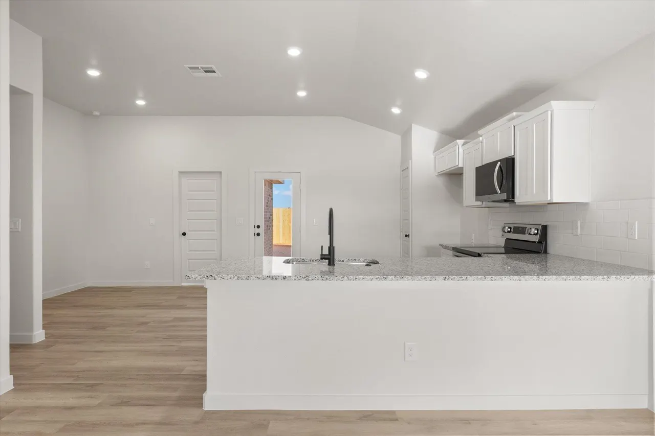 Photo 10 — 6311 Venita Avenue, Lubbock, TX 79407