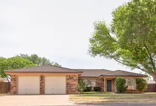 Sold home at 508 N Gardner Avenue