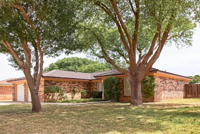 Photo 2 — 508 N Gardner Avenue, Lubbock, TX 79416