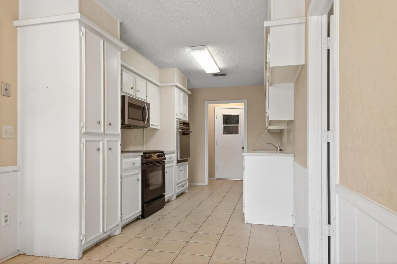 Photo 11 — 508 N Gardner Avenue, Lubbock, TX 79416