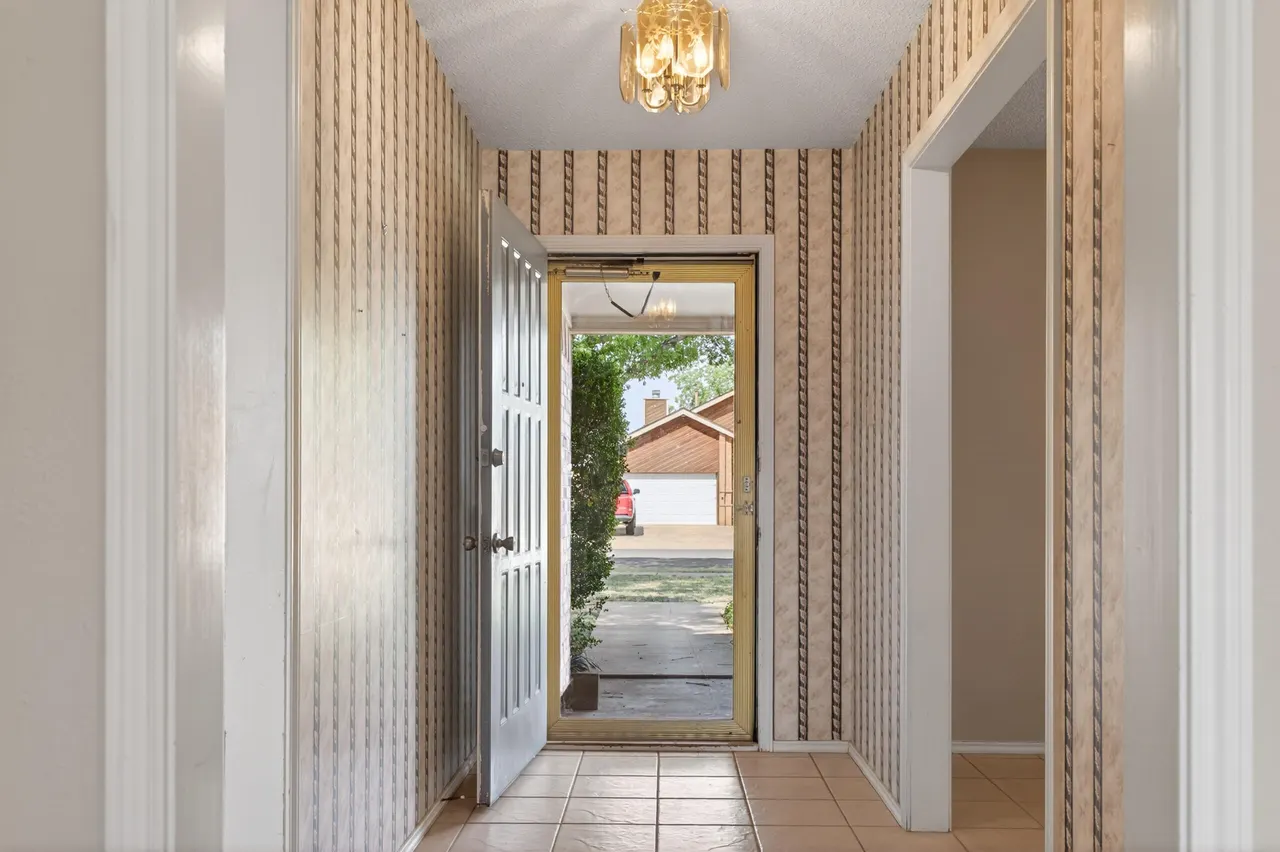 Photo 4 — 508 N Gardner Avenue, Lubbock, TX 79416