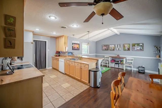 Photo 4 — 1624 70th Street, Lubbock, TX 79412
