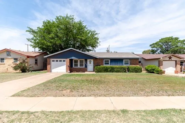 Photo 2 — 1624 70th Street, Lubbock, TX 79412