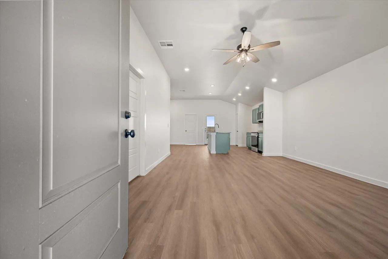Photo 4 — 7111 14th Street, Lubbock, TX 79416