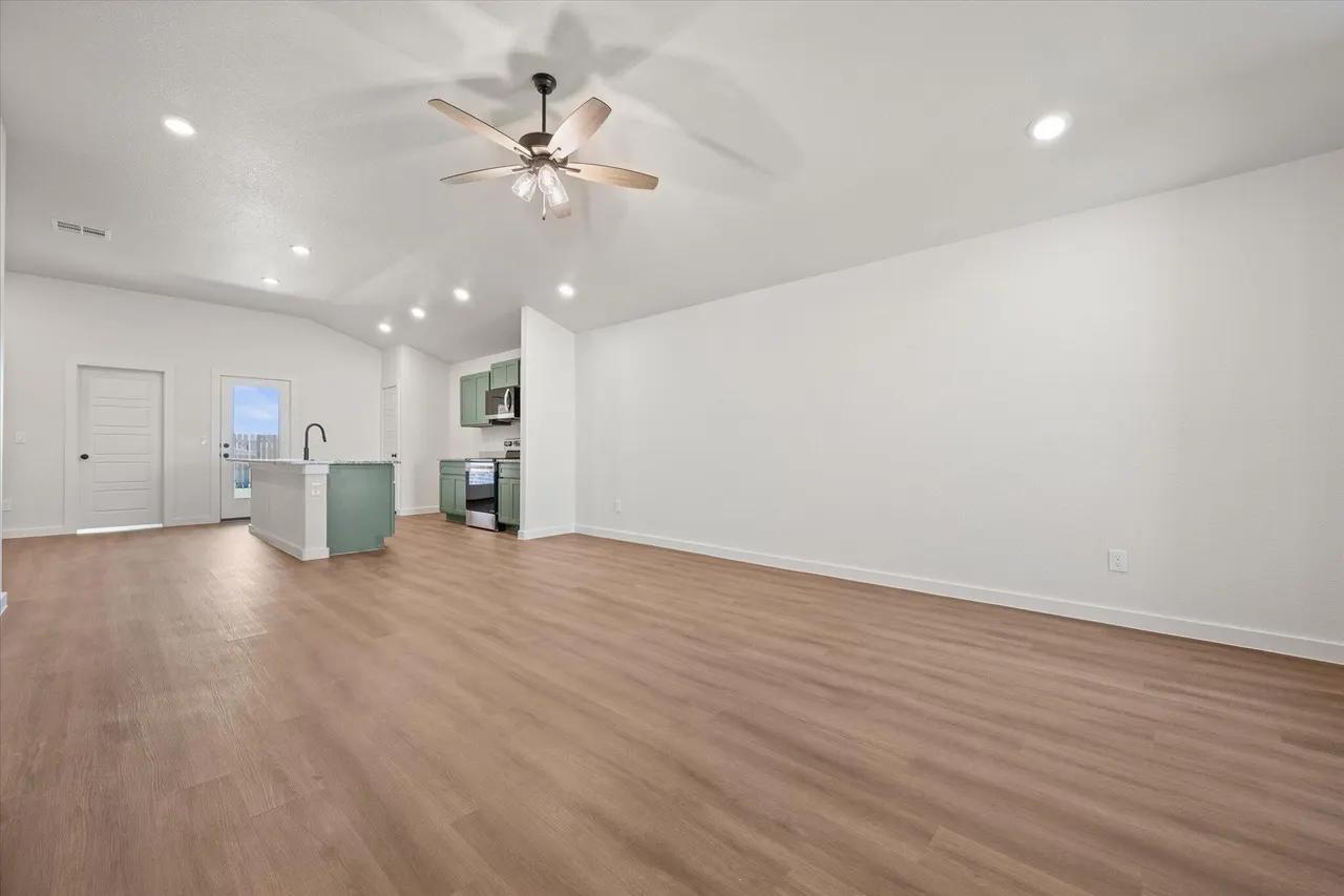 Photo 5 — 7111 14th Street, Lubbock, TX 79416