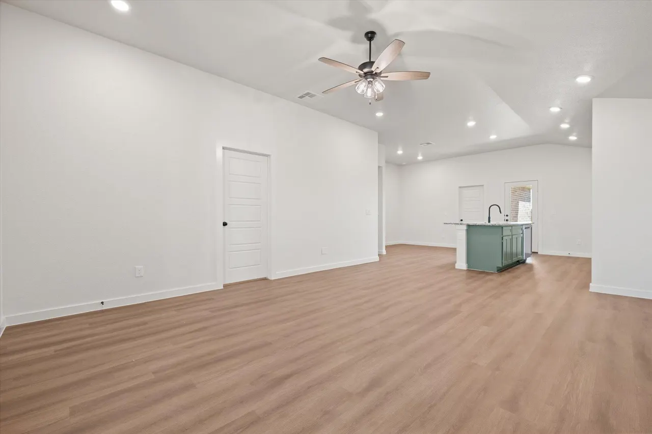 Photo 6 — 7111 14th Street, Lubbock, TX 79416