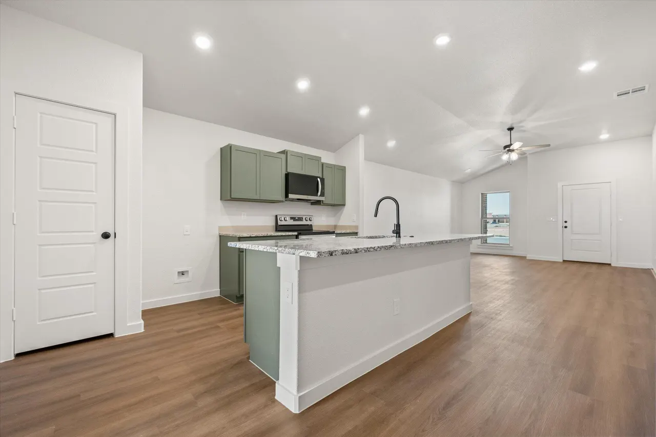 Photo 11 — 7111 14th Street, Lubbock, TX 79416