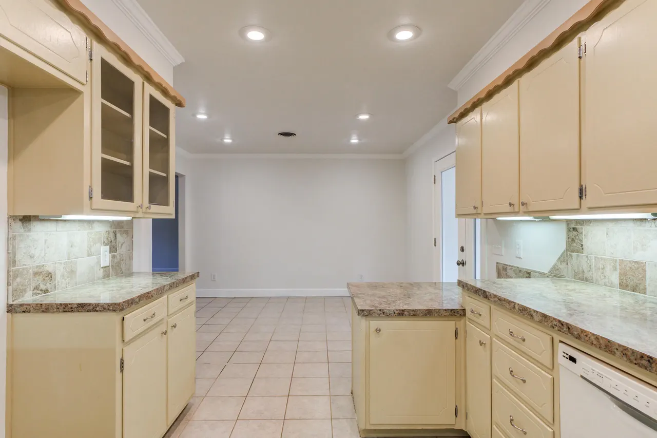 Photo 14 — 3115 38th Street, Lubbock, TX 79413