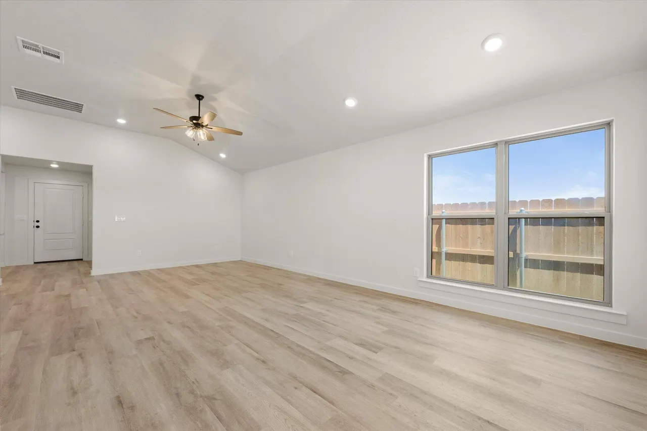 Photo 8 — 5631 Rice Street, Lubbock, TX 79416