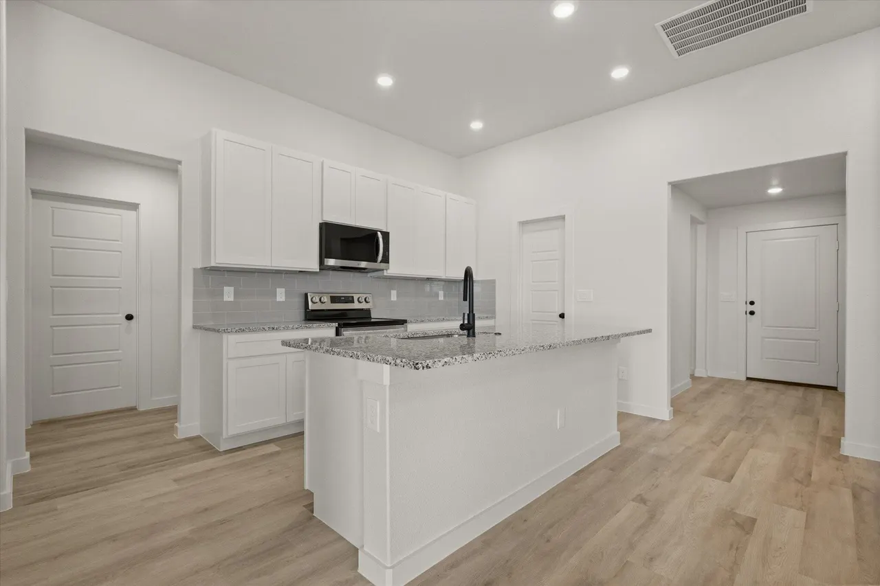 Photo 13 — 5631 Rice Street, Lubbock, TX 79416